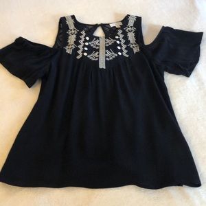 GORGEOUS black/white tank